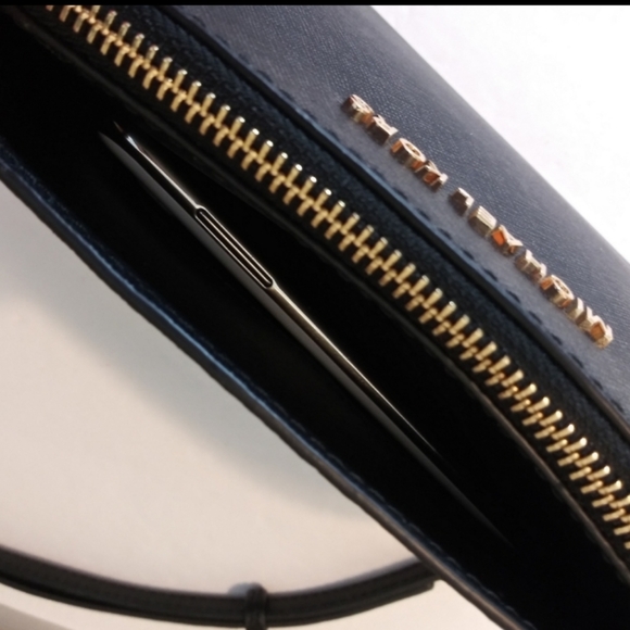 NWT MICHAEL KORS LEATHER CINDY DOME CROSSBODY BAG - Picture 4 of 7